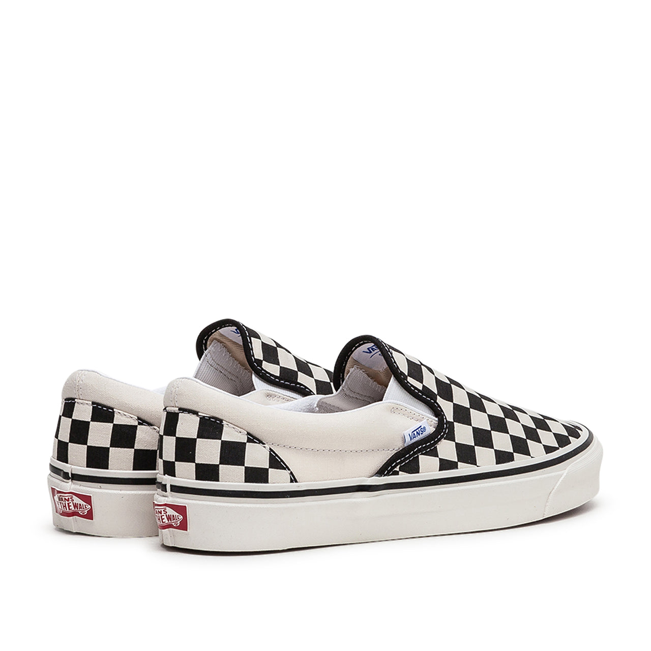Vans UA Classic ComfyCush Slip-On (Black / White)
